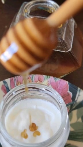 Photo of the Homemade natural yogurt - YouTube: Nhac GNT - Rita lobo – recipe of Homemade natural yogurt - YouTube: Nhac GNT - Rita lobo on DeliRec