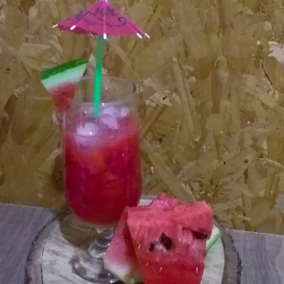 Recipe of watermelon caipirinha on the DeliRec recipe website