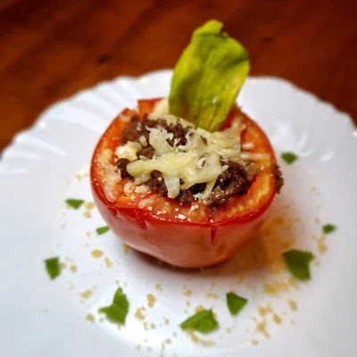 Recipe of Tomato Stuffed with Minced Meat on the DeliRec recipe website