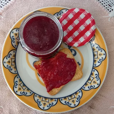 Recipe of Simple Strawberry Jam on the DeliRec recipe website
