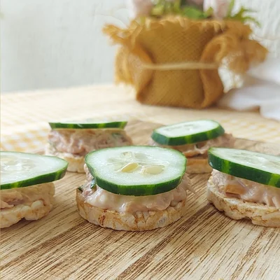 Recipe of Tuna Canapés on the DeliRec recipe website