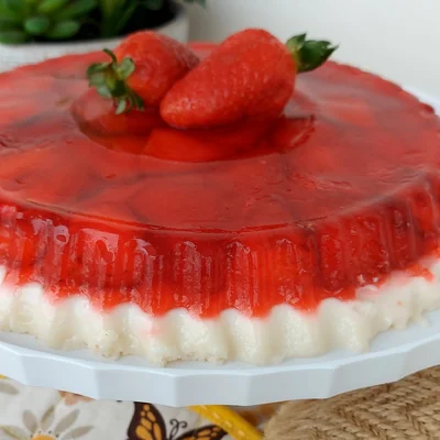 Recipe of Jelly with strawberries and cream on the DeliRec recipe website