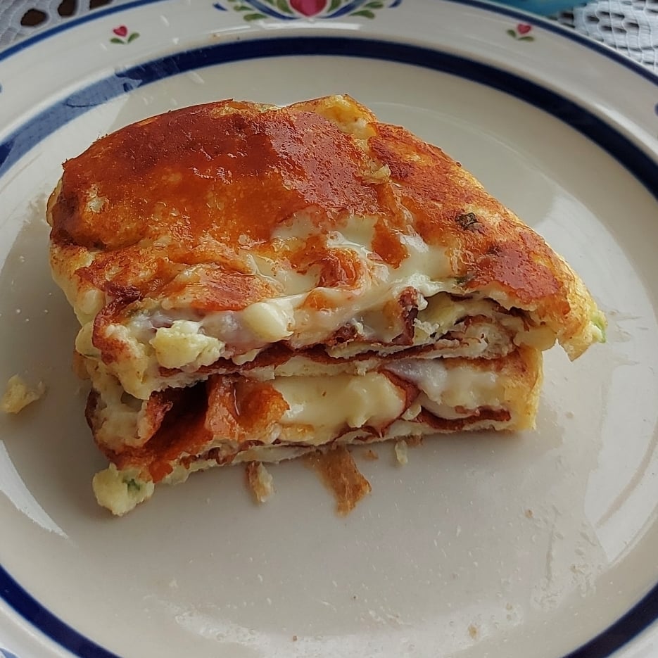Foto da Omelete com crosta de queijo crocante - receita de Omelete com crosta de queijo crocante no DeliRec