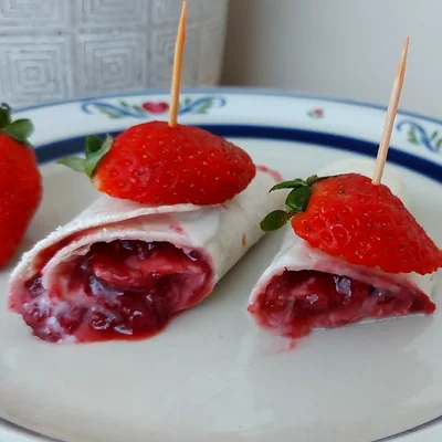 Erdbeer-Joghurt-Jelly Roll Rezept auf der DeliRec-Rezept-Website