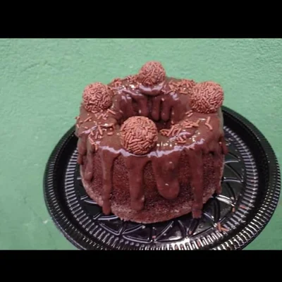Recipe of CHOCOLATE CAKE WITH SYRUP ON TOP on the DeliRec recipe website