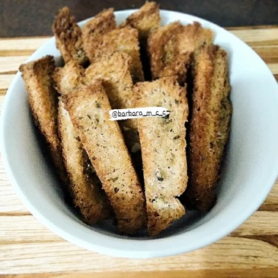 Receita de Crocante de pão temperado no site de receitas DeliRec