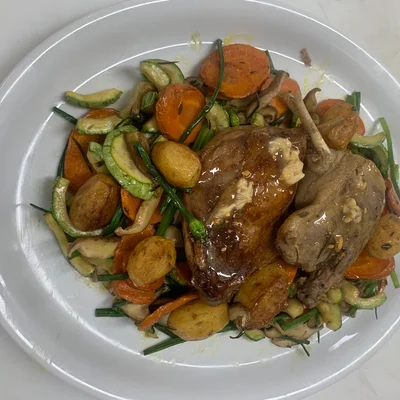 Recipe of Duck confit with sautéed vegetables on the DeliRec recipe website