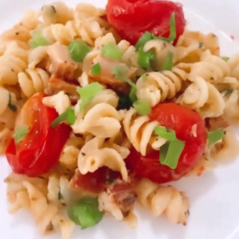 Photo of the Pasta with cherry tomatoes – recipe of Pasta with cherry tomatoes on DeliRec