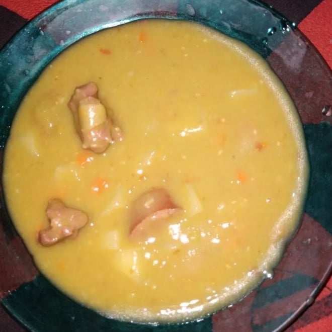 Foto da Sopa de ervilha com linguiça  - receita de Sopa de ervilha com linguiça  no DeliRec