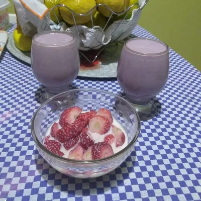 Recipe of Strawberry and condensed milk wine on the DeliRec recipe website
