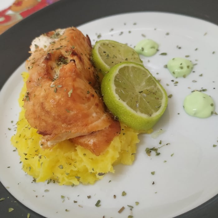Photo of the Salmon with mandioquinha puree – recipe of Salmon with mandioquinha puree on DeliRec