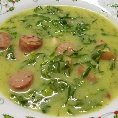 Recipe of Homemade green broth with pepperoni on the DeliRec recipe website