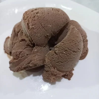 Recipe of easy chocolate ice cream on the DeliRec recipe website