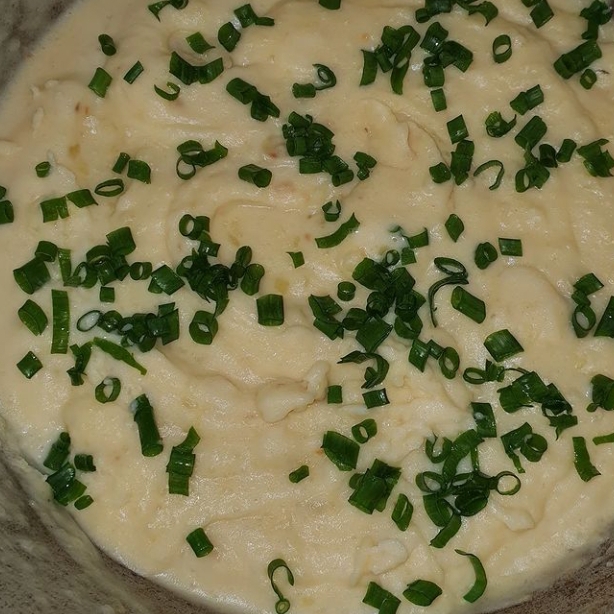 Figado de cebolada com pure de batata de cebolinhas verdes e natas -  Receita Petitchef