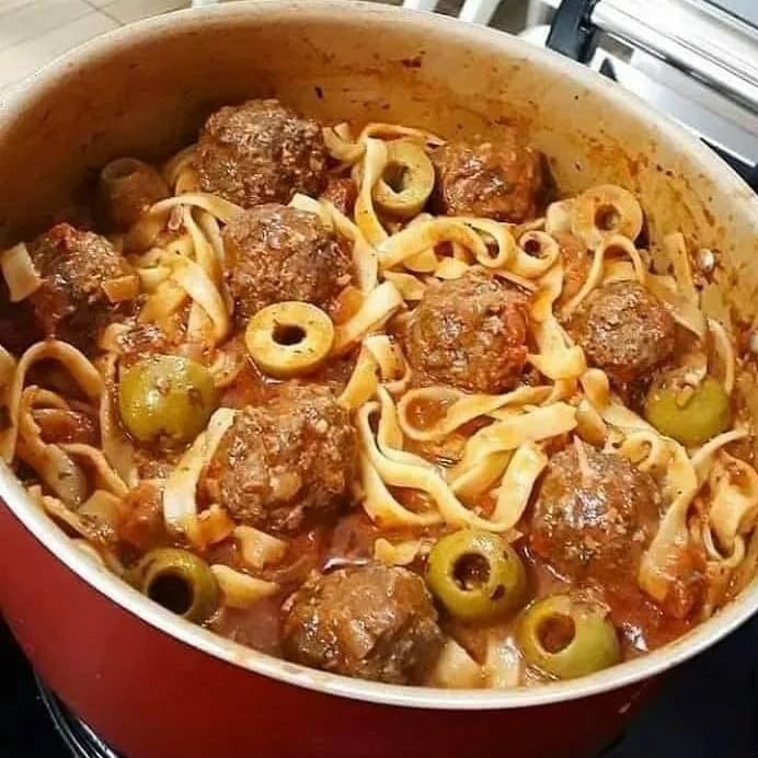 Photo of the Tagliatelle with meatballs in sugo sauce – recipe of Tagliatelle with meatballs in sugo sauce on DeliRec