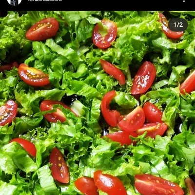 Recipe of Lettuce, tomato and onion salad on the DeliRec recipe website
