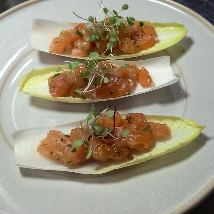 Photo of the Salmon Tartar in Endive – recipe of Salmon Tartar in Endive on DeliRec