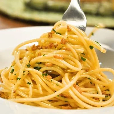 Recipe of Spaghetti Garlic and Oil on the DeliRec recipe website