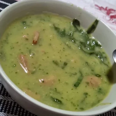 Recipe of Green broth with pepperoni on the DeliRec recipe website