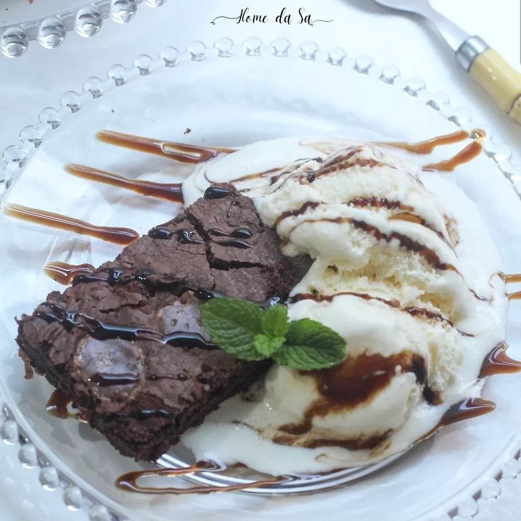 Foto da Brownie com sorvete  - receita de Brownie com sorvete  no DeliRec