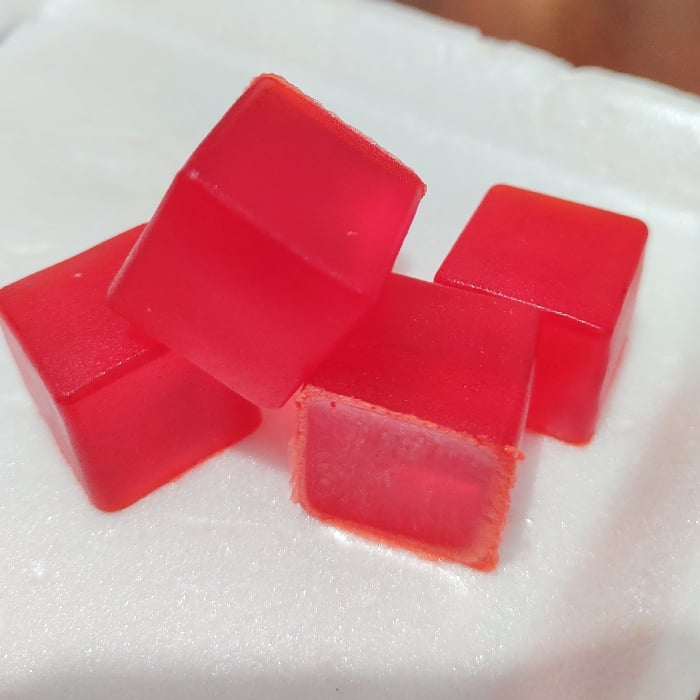 Foto da Balas de gelatina de morango 🍓 - receita de Balas de gelatina de morango 🍓 no DeliRec