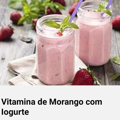 Receita de Vitamina de morango com iogurte  no site de receitas DeliRec