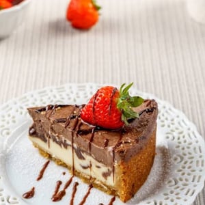 Sweet strawberry cake with chocolate