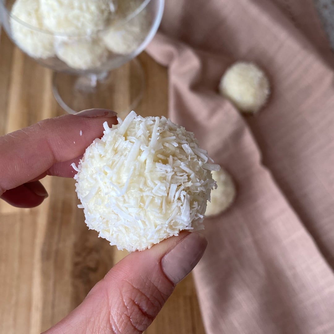 Photo of the White chocolate and coconut candy – recipe of White chocolate and coconut candy on DeliRec