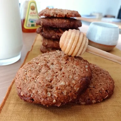 Recipe of Wholegrain oat and honey cookies with raisins on the DeliRec recipe website