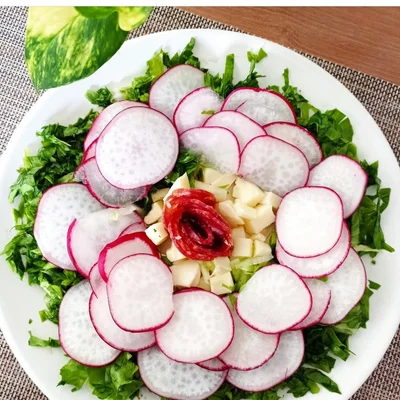 Recette de Salade de radis au parmesan sur le site de recettes DeliRec
