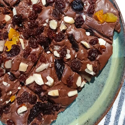 Recipe of Chocolate fugde with raisins on the DeliRec recipe website