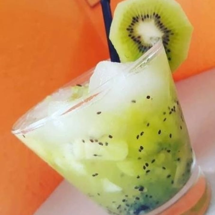 Foto da Caipirinha de kiwi  - receita de Caipirinha de kiwi  no DeliRec