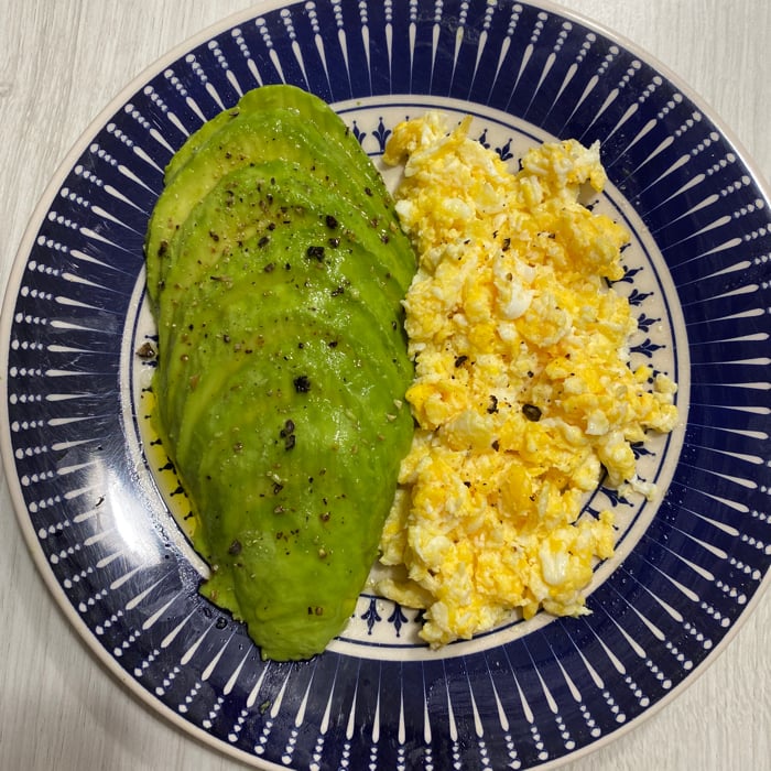 Foto da Avocado com ovos mexidos  - receita de Avocado com ovos mexidos  no DeliRec