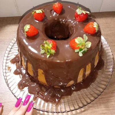 Recipe of Vanilla Cake with Chocolate and Strawberry Icing on the DeliRec recipe website