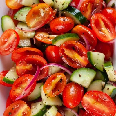 Receita de Salada tomate cereja  no site de receitas DeliRec