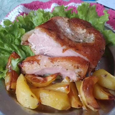 Recipe of Pork steak with oven-baked potatoes on the DeliRec recipe website