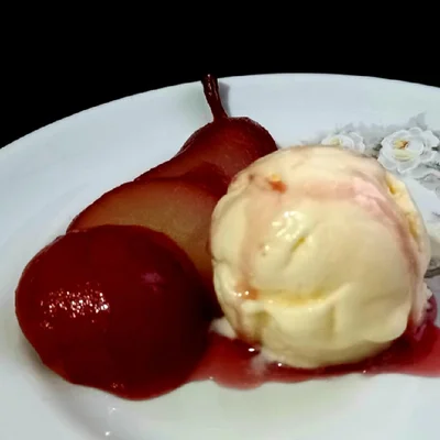 Recipe of Pears in wine with ice cream on the DeliRec recipe website