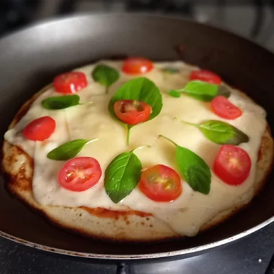 Recipe of Oatmeal pizza in the skillet on the DeliRec recipe website