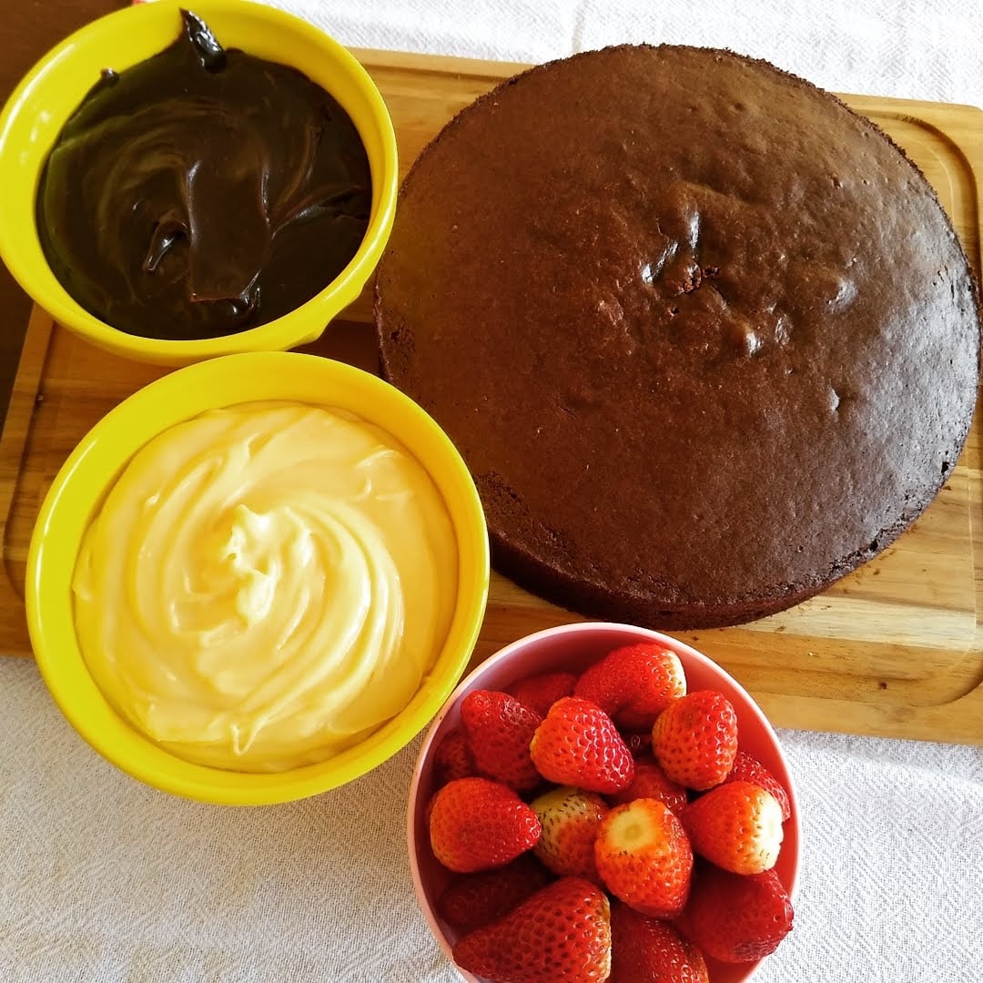 Photo of the Nest Bombom Cake with Strawberries – recipe of Nest Bombom Cake with Strawberries on DeliRec