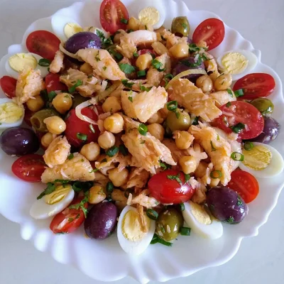 Recette de Salade de morue aux pois chiches sur le site de recettes DeliRec
