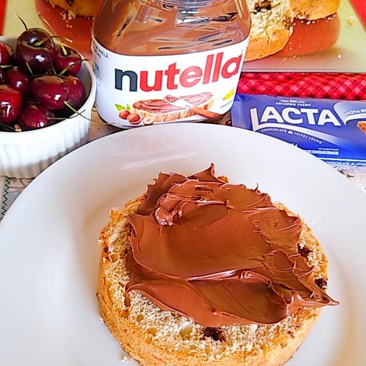 Foto da Chocotone Recheado com Nutella e Cerejas  - receita de Chocotone Recheado com Nutella e Cerejas  no DeliRec