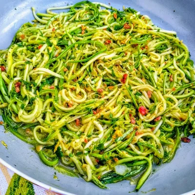 Zucchini-Spaghetti Rezept auf der DeliRec-Rezept-Website