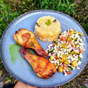 Roasted thighs in the airfryer, black-eyed pea salad and brown rice