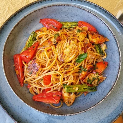 Recipe of Wholemeal Pasta with Tilapia and Grilled Vegetables on the DeliRec recipe website