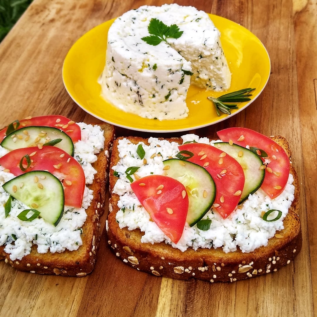 Photo of the HOMEMADE RICOTTA SPICED WITH HERBS – recipe of HOMEMADE RICOTTA SPICED WITH HERBS on DeliRec