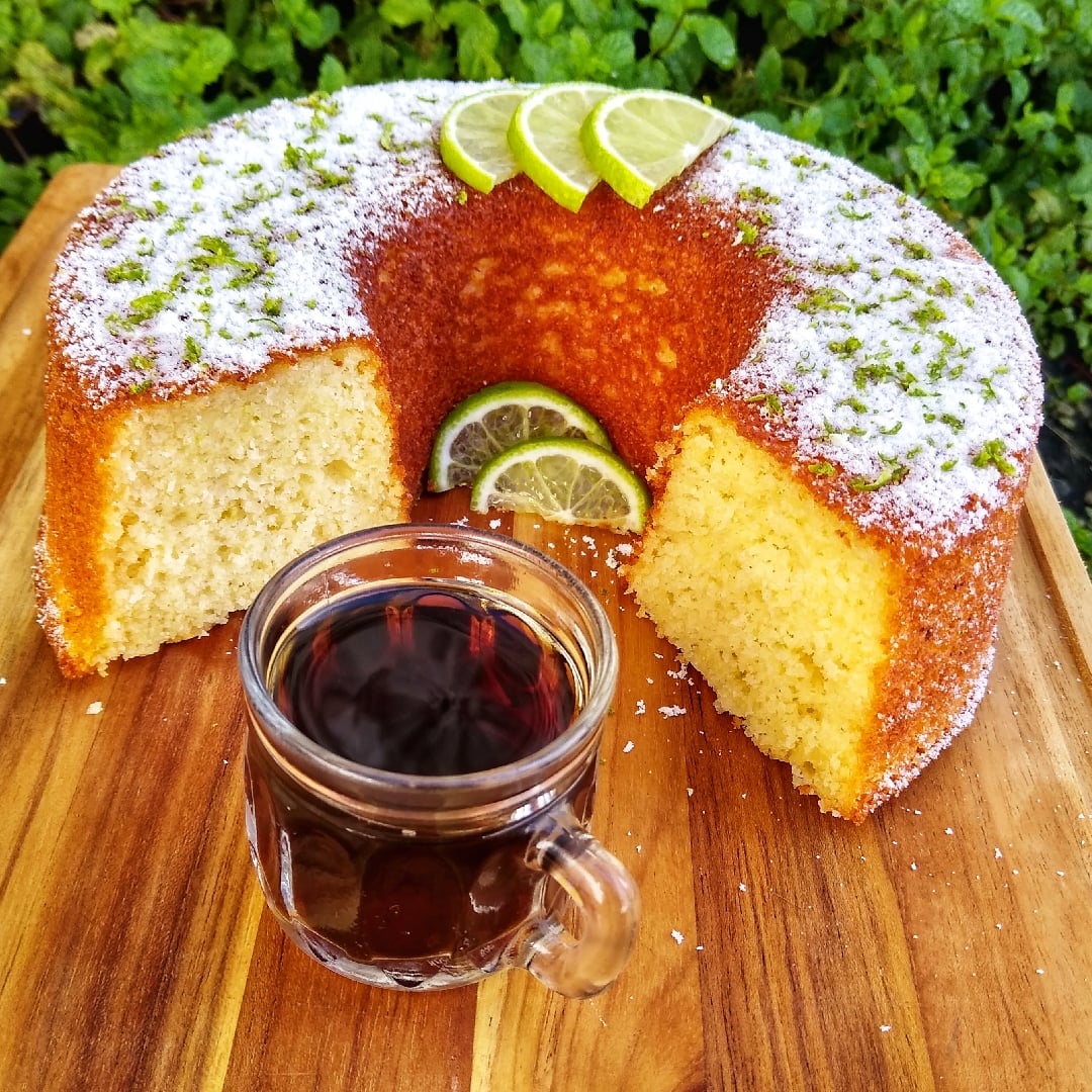 Photo of the Simple and fluffy lemon cake – recipe of Simple and fluffy lemon cake on DeliRec