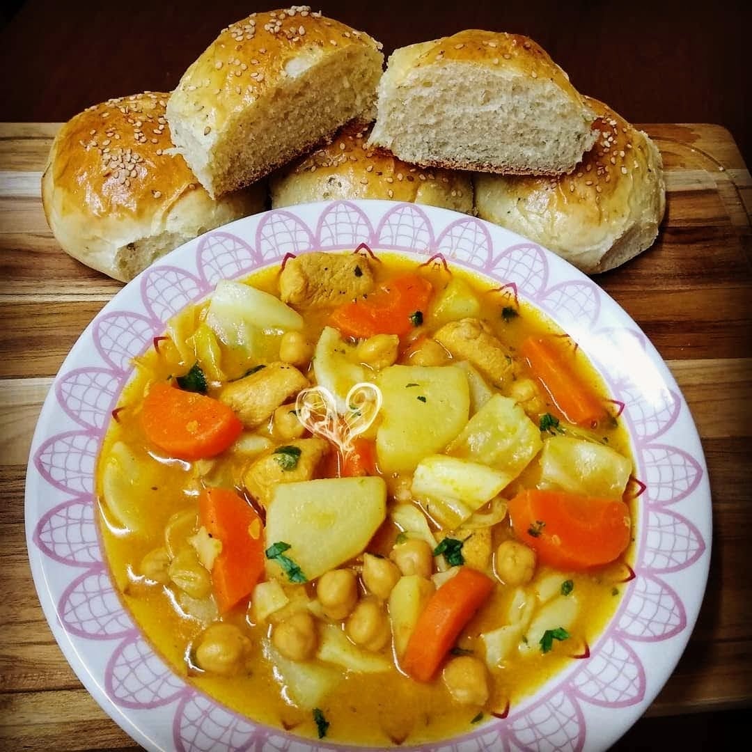 Foto da Sopa de grão-de-bico com frango e legumes  - receita de Sopa de grão-de-bico com frango e legumes  no DeliRec