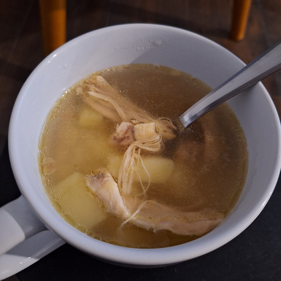 Foto de la sopa de pollo sencilla – receta de sopa de pollo sencilla en DeliRec