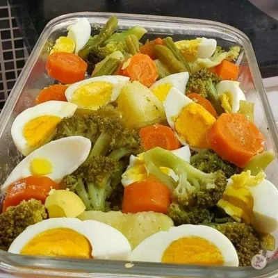 Recipe of Vegetable salad with eggs on the DeliRec recipe website