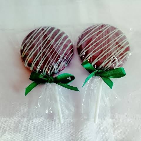 Photo of the Chocolate lollipop with Maria cookie – recipe of Chocolate lollipop with Maria cookie on DeliRec